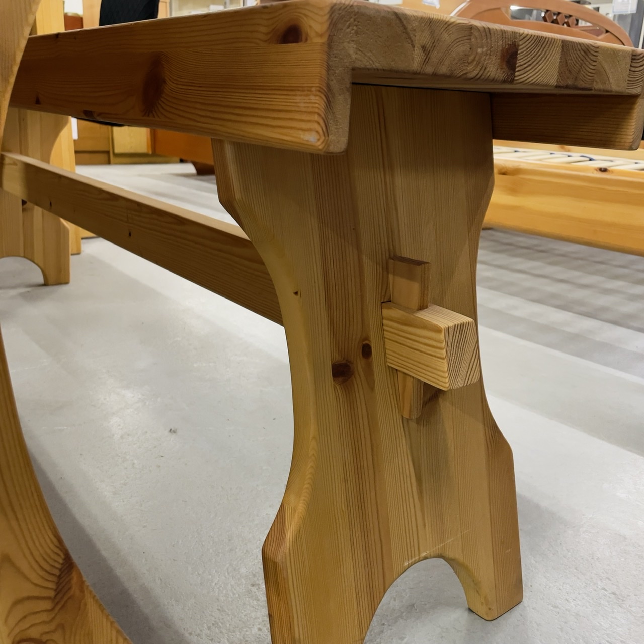 Tisch + 2 Holzbänke – eigene Herstellung auf Anfrage Tisch + 2 Holzbänke – eigene Herstellung auf Anfrage